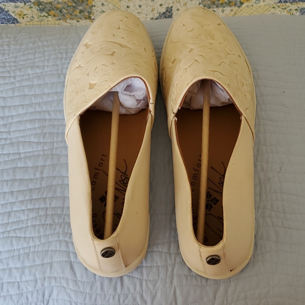 Patricia Nash Lola Sneaker